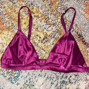 𝅺Victoria’s Secret Triangle Shaped Bra Size L